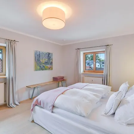 Ferienwohnung Mittertenn Alte Gendarmerie * Übersee